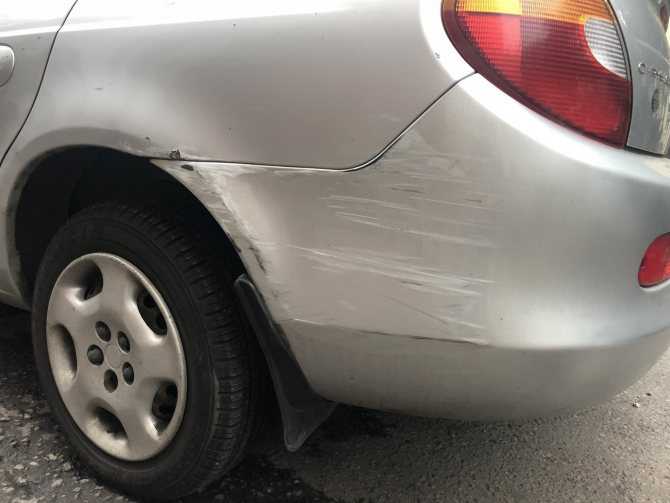 Что делать, если автомобиль повредили на стоянке?