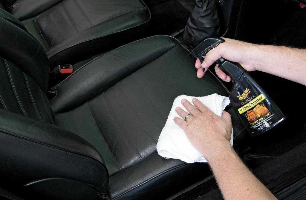 Как почистить салон автомобиля своими руками: средства и оборудование