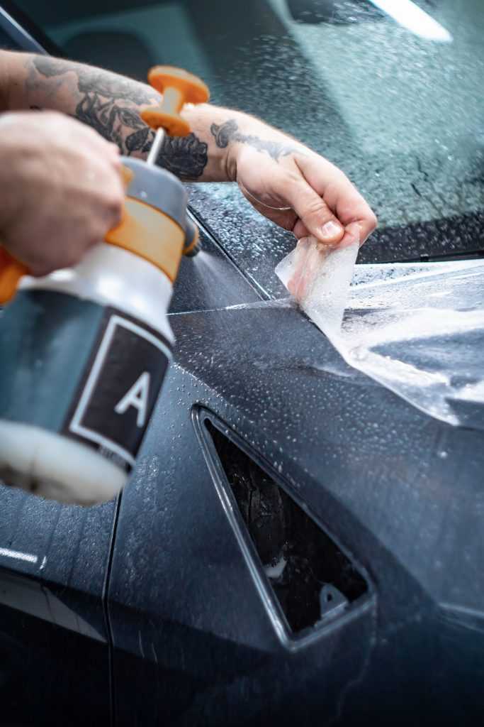 Антигравий из шовного герметика для защиты кузова автомобиля: приготовление и нанесение
