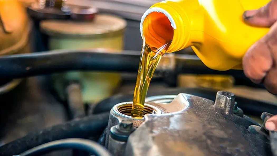 Как правильно подобрать нужное моторное масло для автомобиля?