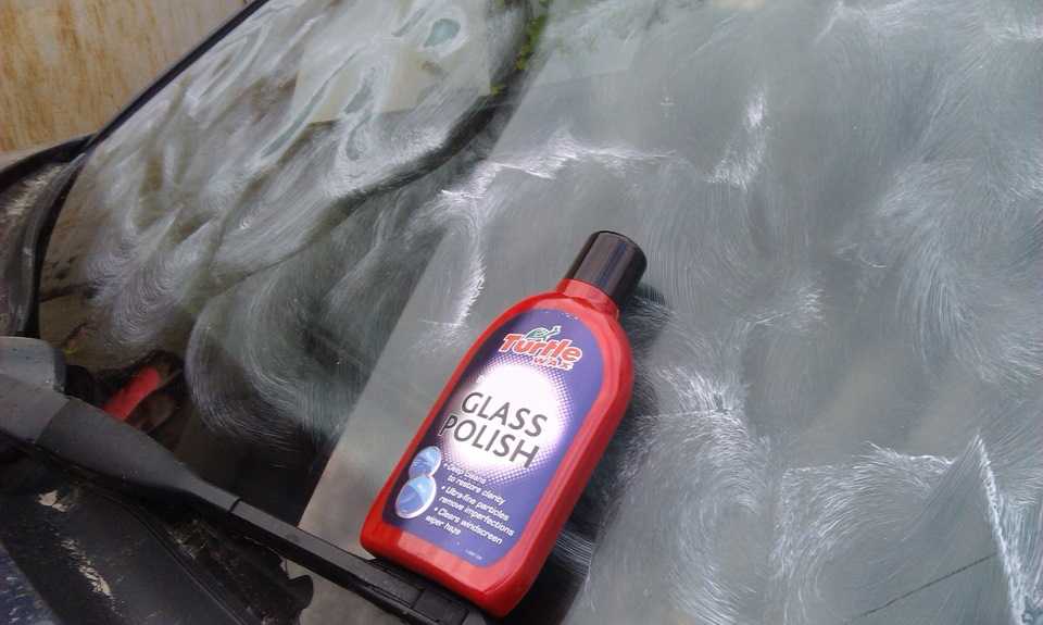 Как убрать царапины с лобового стекла автомобиля своими руками, полировка после дворников