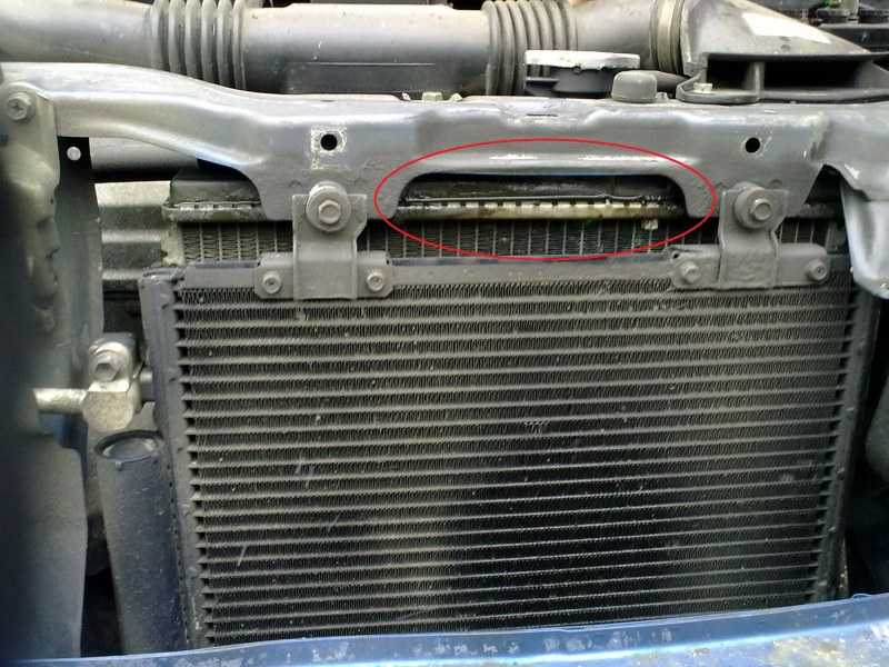 Инструкция по устранению течи радиатора охлаждения автомобиля - причины поломки, видео и др