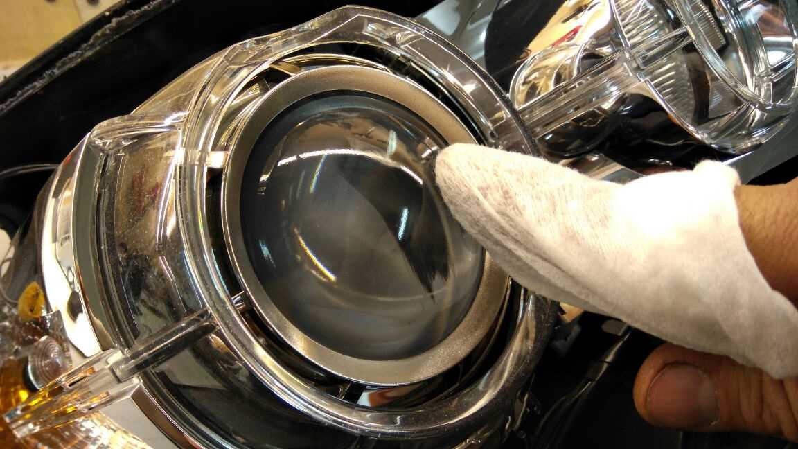 Чем почистить фары на автомобиле своими руками. как правильно мыть фары. почему нужно полировать фары