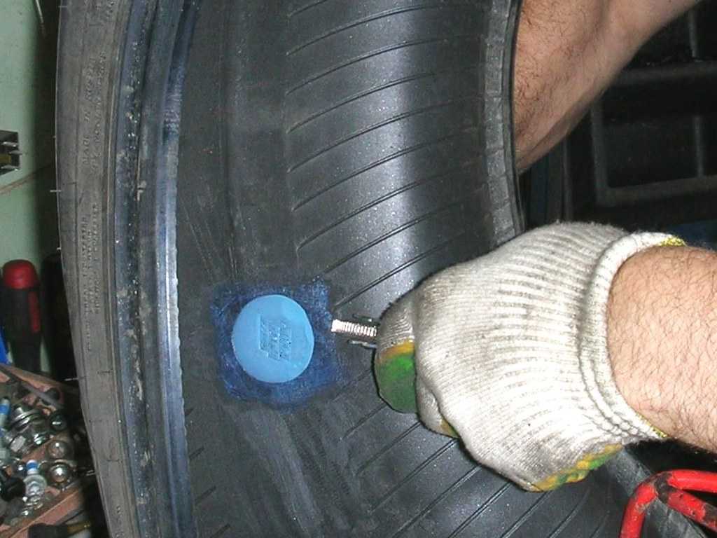 Восстановление протектора шин и нарезка протектора: возвращаем протектор