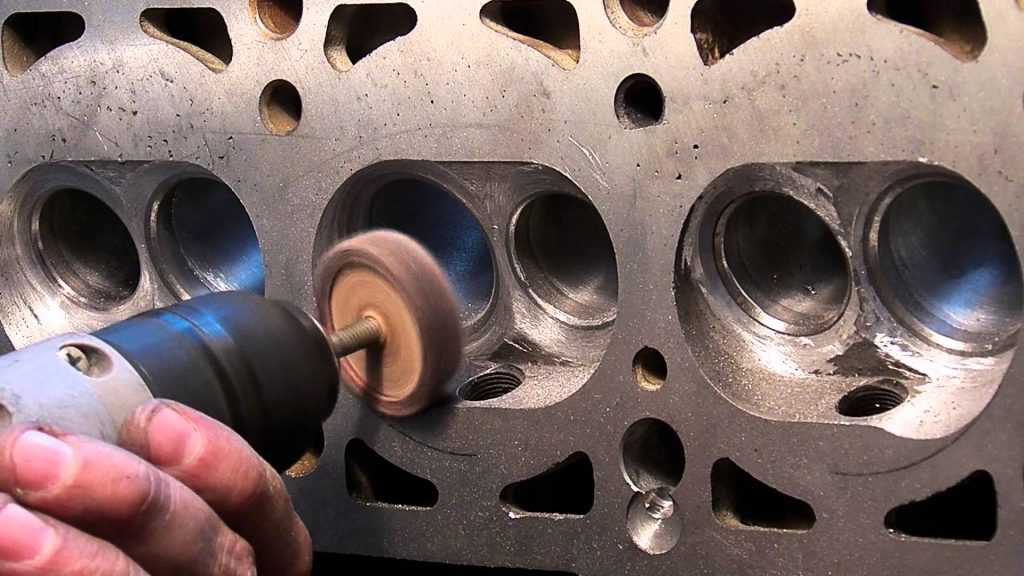 Откачка масла из двигателя: как откачать лишнее моторное масло