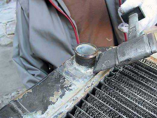Как устранить течь радиатора охлаждения ⋆ автомастерская