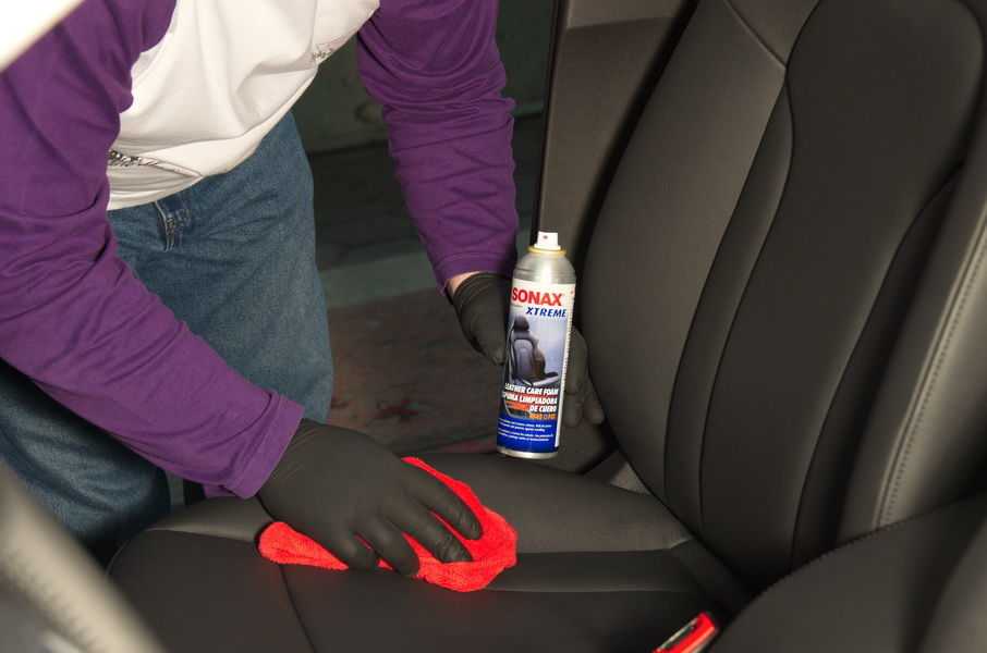 Чистка сидений автомобиля, а также очистка и химчистка пластика салона автомобиля своими руками