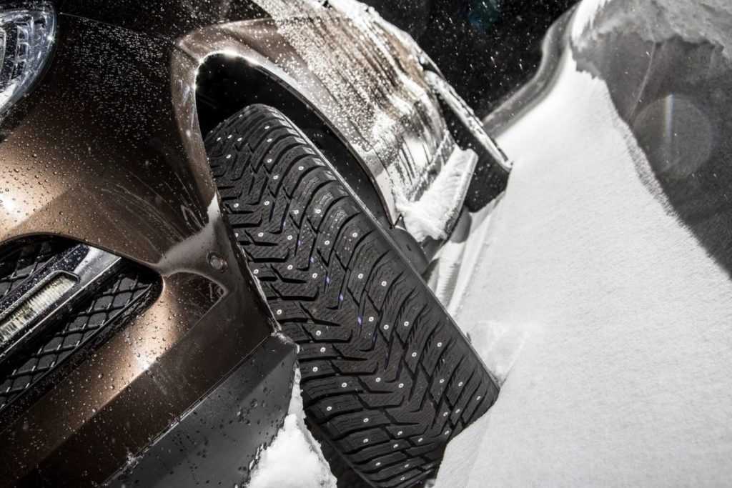 Можно ли ездить без шипов на зимней шипованной резине (шине). с точки зрения безопасности и закона | автоблог