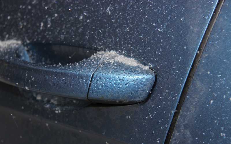 Что делать, если замёрзли замки в машине? | neauto.ru