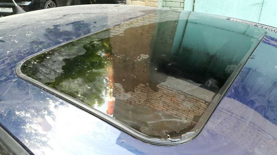 7 отверстий в машине, из-за которых она может пострадать от дождя