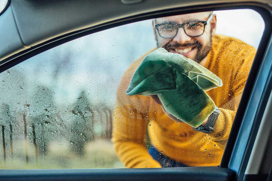 Потеют окна в машине: что делать и как устранить запотевание стекол автомобиля