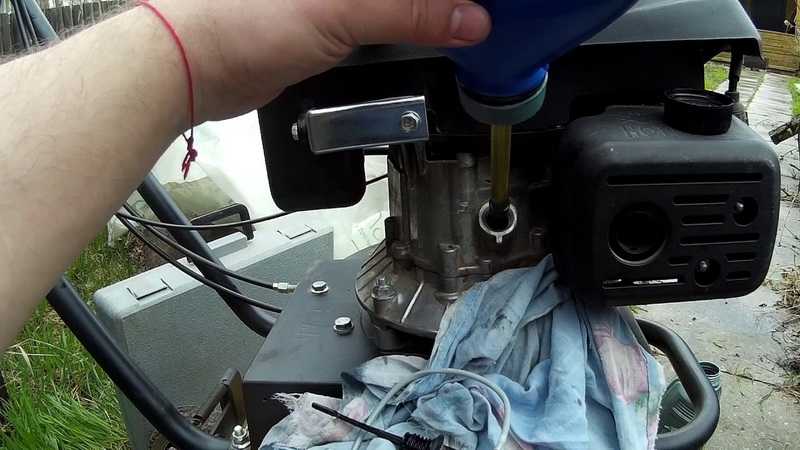 Почему попадает бензин в масло мотора автомобиля с инжектором?