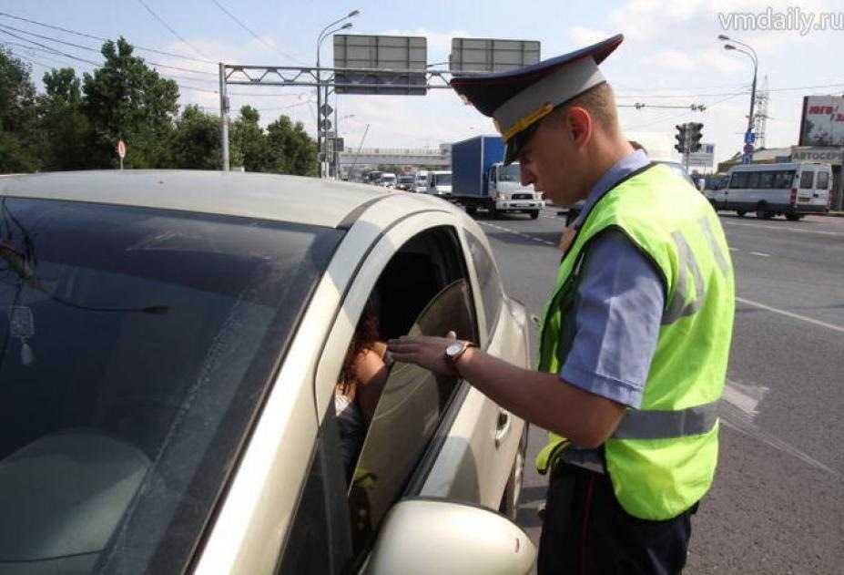 Обязан ли водитель открывать багажник инспектору дпс