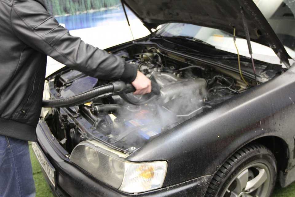 Мойка двигателя авто: чем она опасна и как чистят мотор?