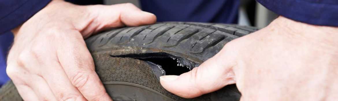 Лопнувшая шина на дороге. советы, как избежать разрыва или прокола колеса