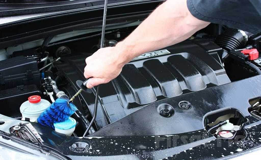 Чем помыть двигатель автомобиля от масла