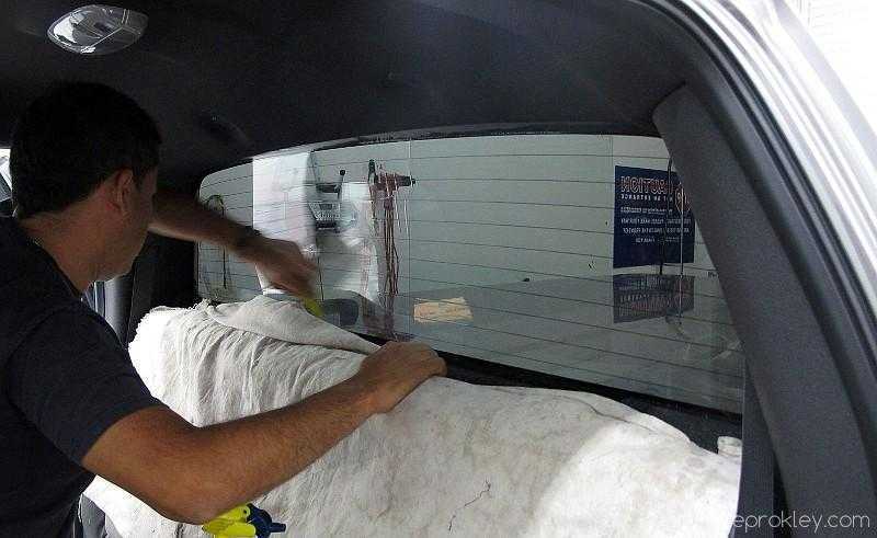 Инструкция по расстонировке автомобиля и удалению клея со стекла