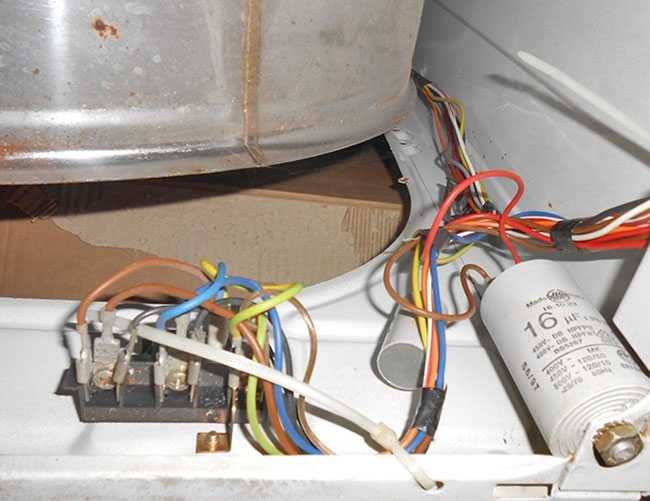 Стиральная машина бьет током: причины. что делать, если барабан бьет током через корпус и воду? как устранить проблему в машине?