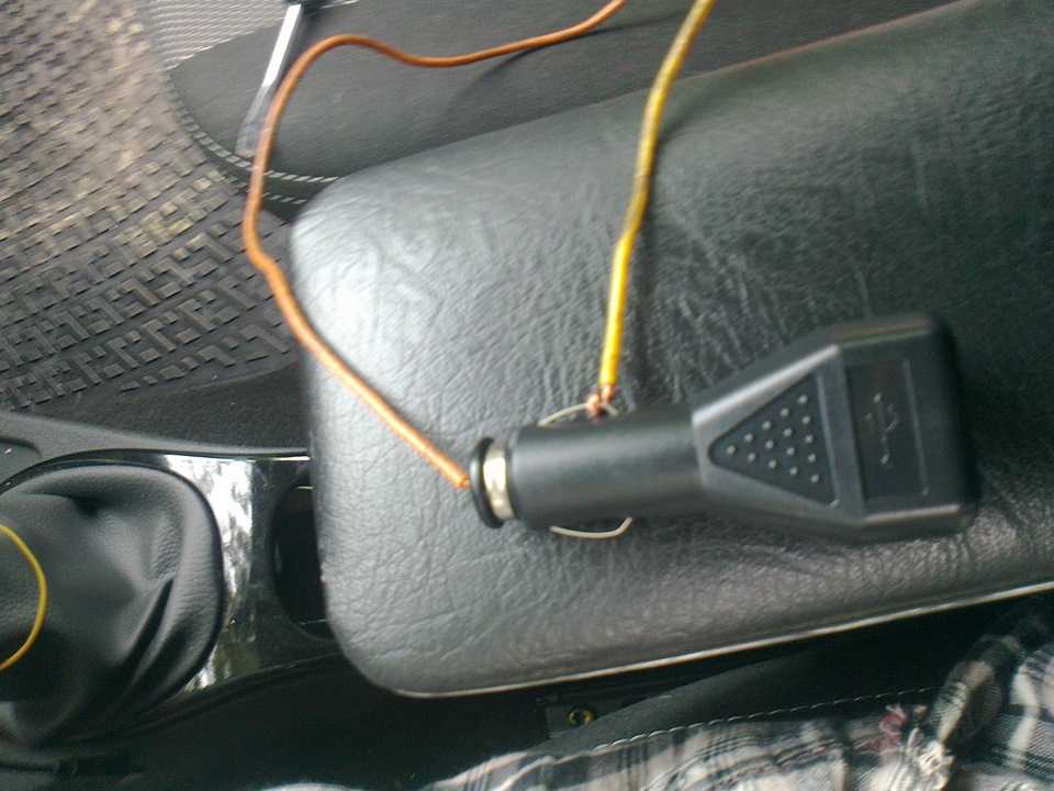 Установка видеорегистратора в автомобиль без проводов своими руками