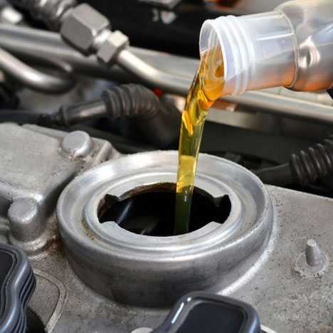 Что будет, если перелить масло в двигатель: последствия и опасности » автоноватор