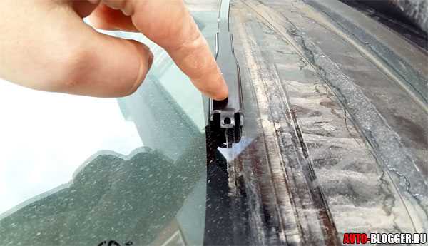 Как устранить скрип дворников по стеклу автомобиля