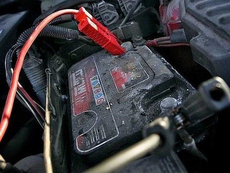Почему замерзает электролит в аккумуляторе автомобиля