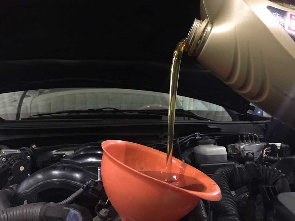 Как слить масло с двигателя?