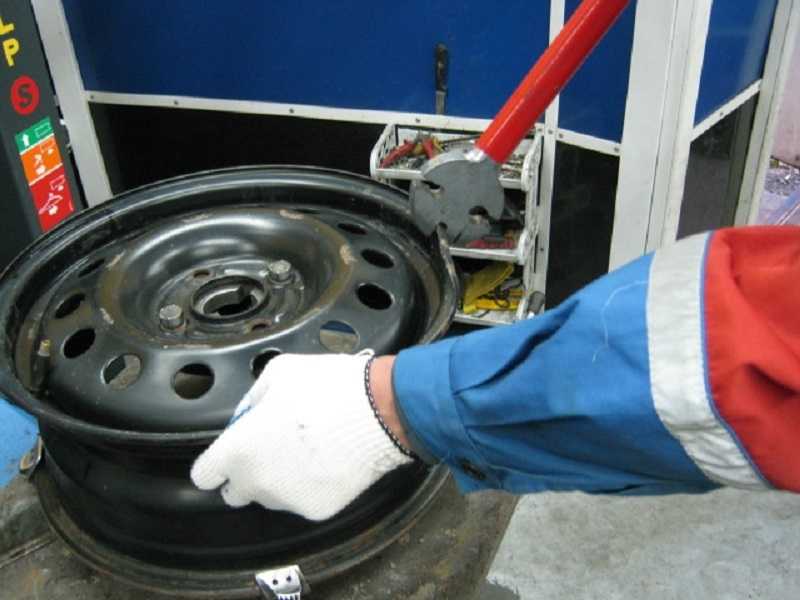 Правка литых дисков: стоит ли править колесные диски своими руками
