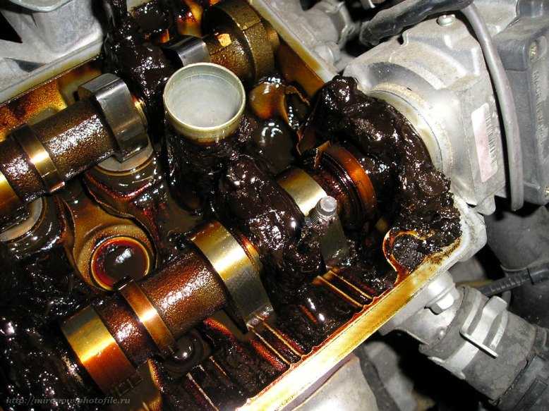 Как определить, какой расход масла в двигателе считается нормальным?