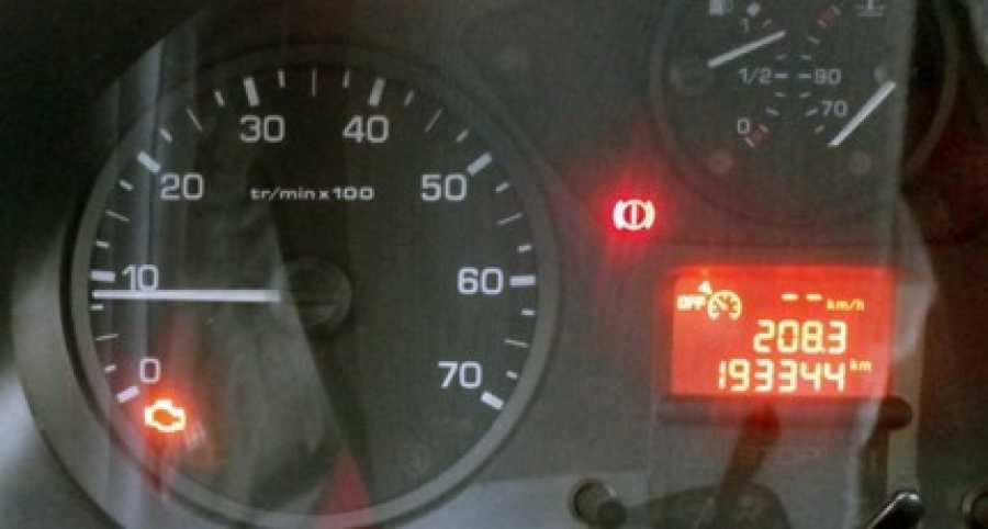 Значок «чек» в машине: как выглядит, что означает и когда загорается