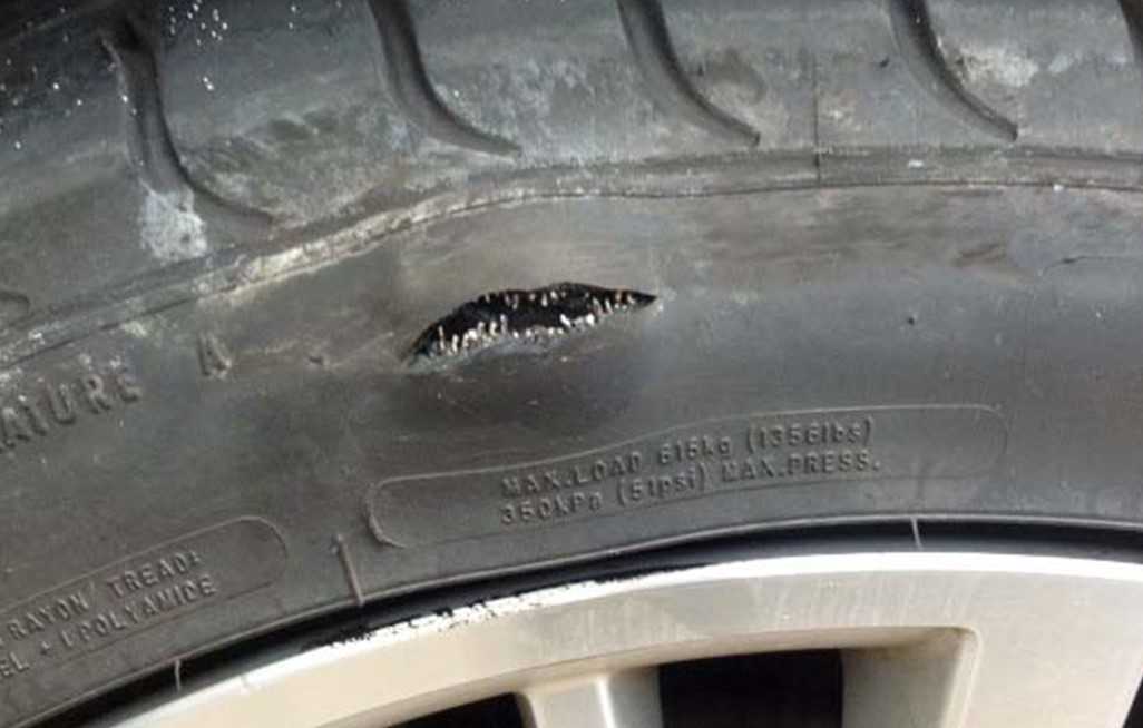 Чем опасен боковой порез шин и как ремонтировать такое колесо