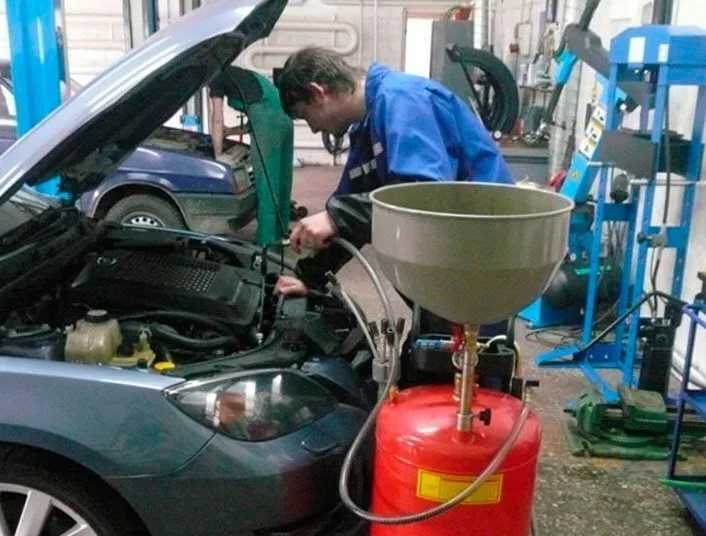 Как откачать излишки масла из двигателя? - ремонт авто своими руками avtoservis-rus.ru