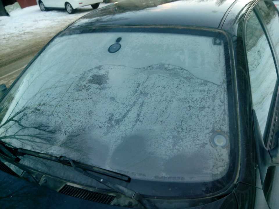 Почему потеют стекла в машине зимой? основные причины запотевания.