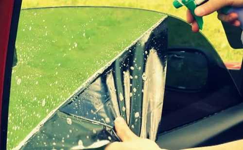 Как правильно снять тонировку со стёкол и фар автомобиля? 4 эффективных способа