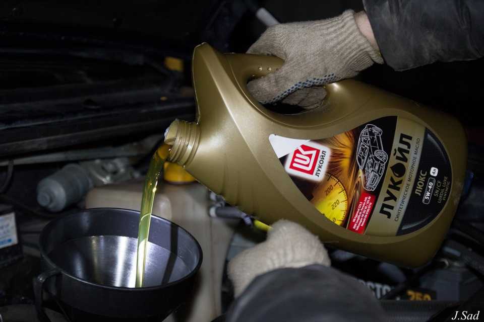 Используем промывочное масло при замене моторного - инструкция